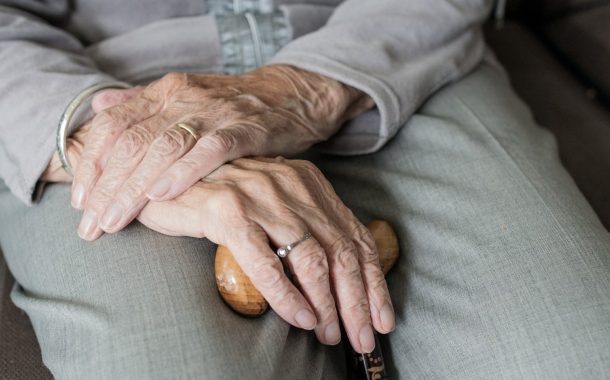 Diputada Romero respalda ley que extiende por 20 años vigencia de cédulas de identidad para mayores de 80 años