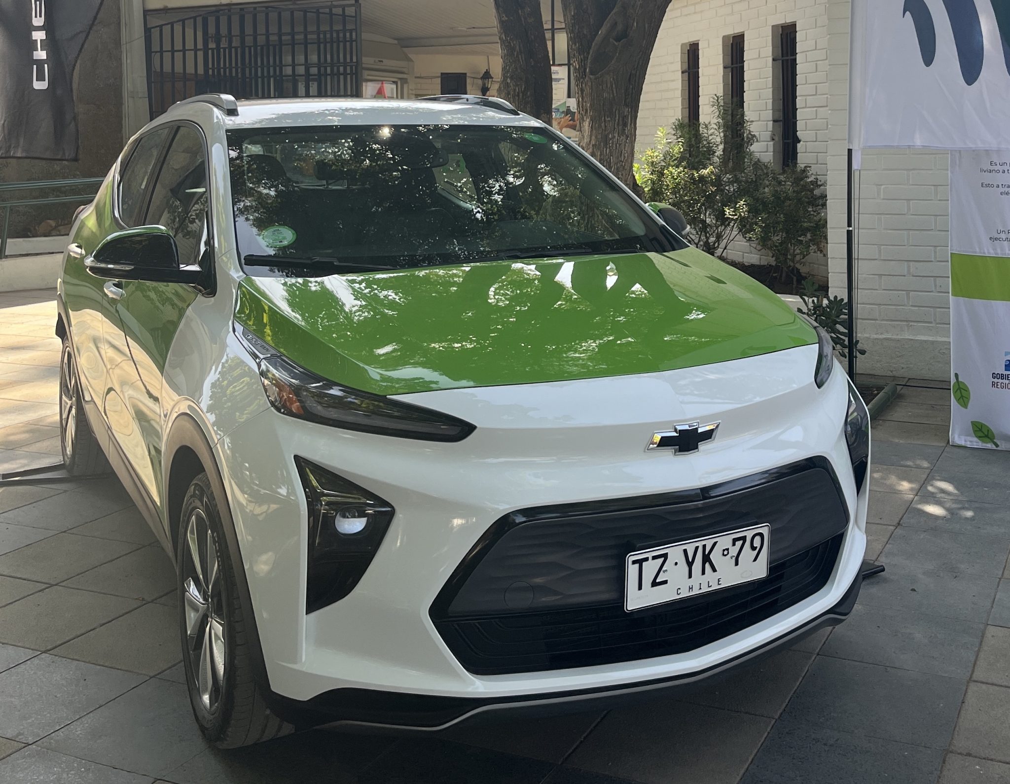 Salfa entrega el primer colectivo eléctrico Chevrolet Bolt EUV en San Francisco de Mostazal